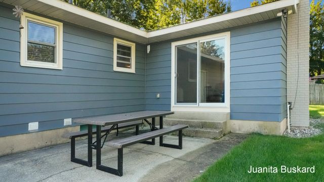 7719 Emberly Drive, Jenison, MI 49428