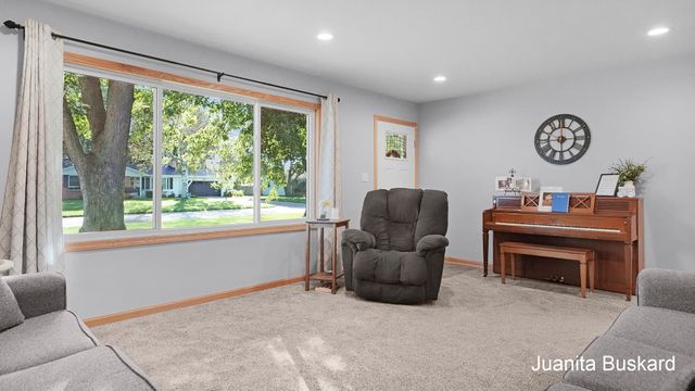 7719 Emberly Drive, Jenison, MI 49428