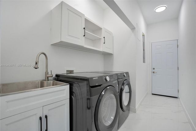 4009 W Jacaranda Pkwy, Cape Coral, FL 33993