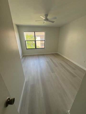 4241 W Mcnab Road W 32, Pompano Beach, FL 33069