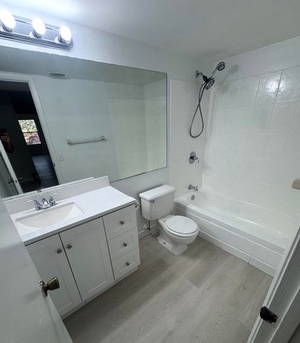 4241 W Mcnab Road W 32, Pompano Beach, FL 33069