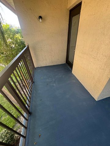4241 W Mcnab Road W 32, Pompano Beach, FL 33069