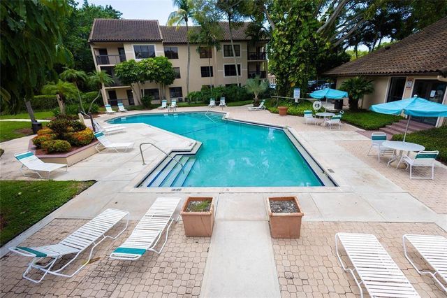 4241 W Mcnab Road W 32, Pompano Beach, FL 33069