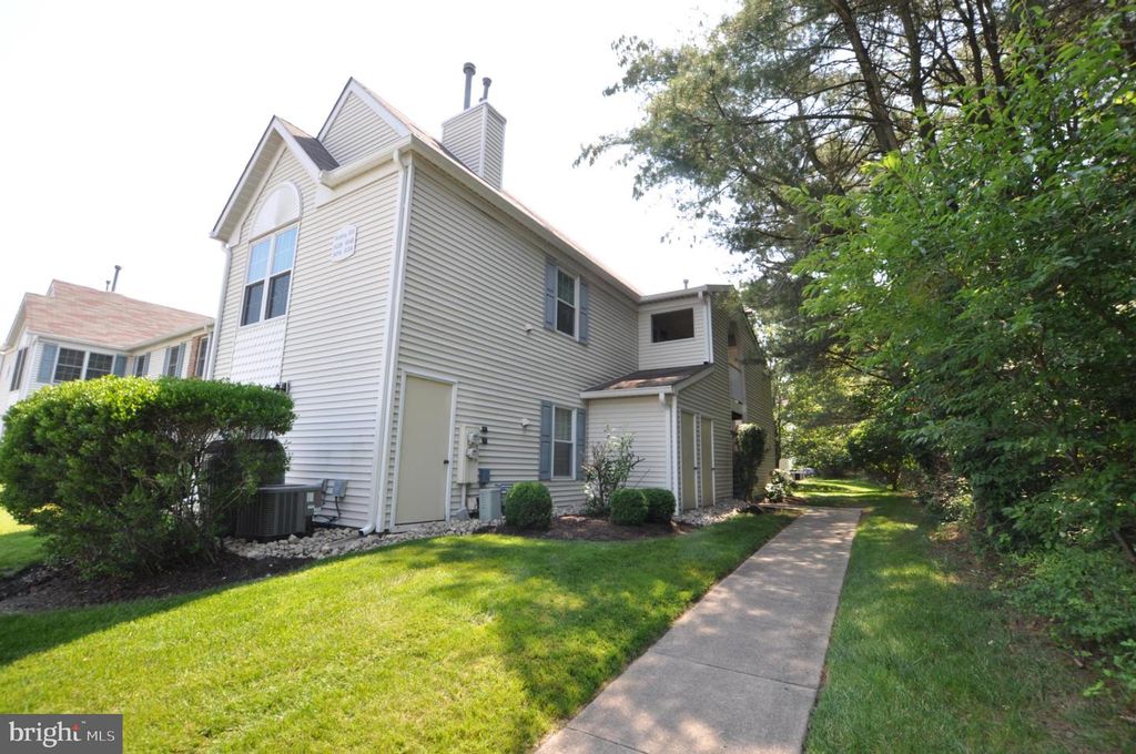 504-B GINGER DR, Mount Laurel, NJ 08054