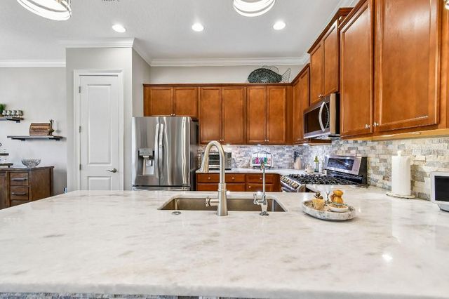 112 SUFFOLK COURT, Deland, FL 32724