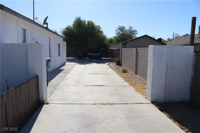 50 North 27th Street, Las Vegas, NV 89101