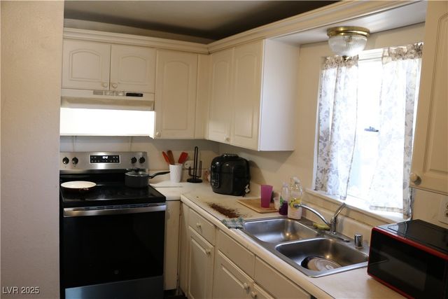 50 North 27th Street, Las Vegas, NV 89101