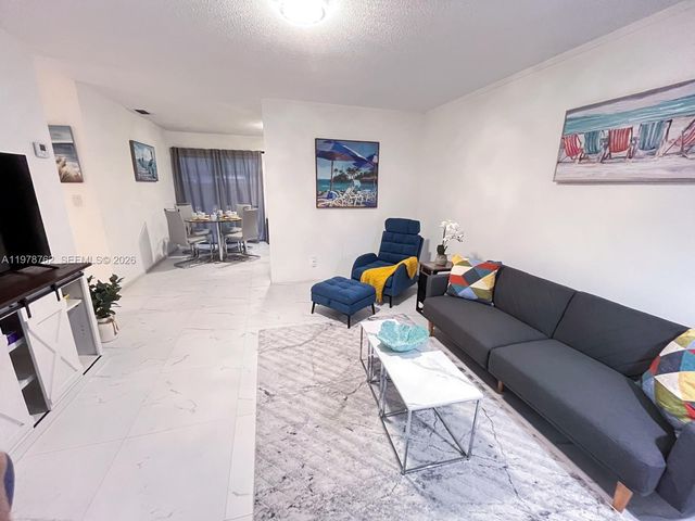 200 SW 11th St 1-2, Hallandale Beach, FL 33009