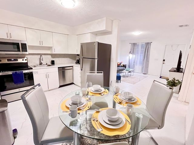 200 SW 11th St 1-2, Hallandale Beach, FL 33009