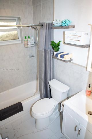 200 SW 11th St 1-2, Hallandale Beach, FL 33009