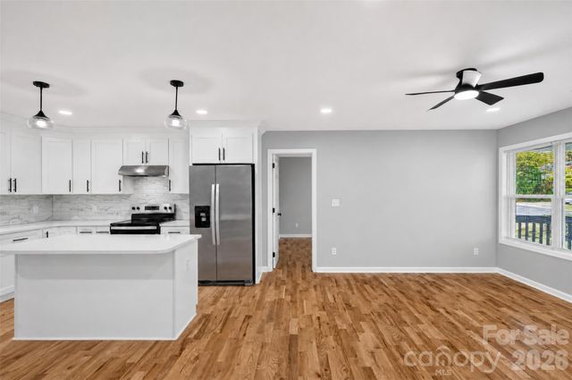 3001 Dalecrest Drive, Charlotte, NC 28269
