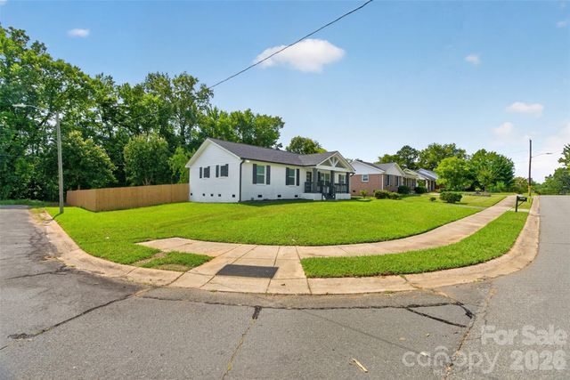 3001 Dalecrest Drive, Charlotte, NC 28269