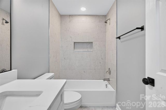 3001 Dalecrest Drive, Charlotte, NC 28269