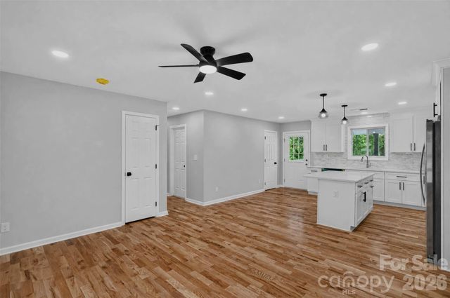 3001 Dalecrest Drive, Charlotte, NC 28269