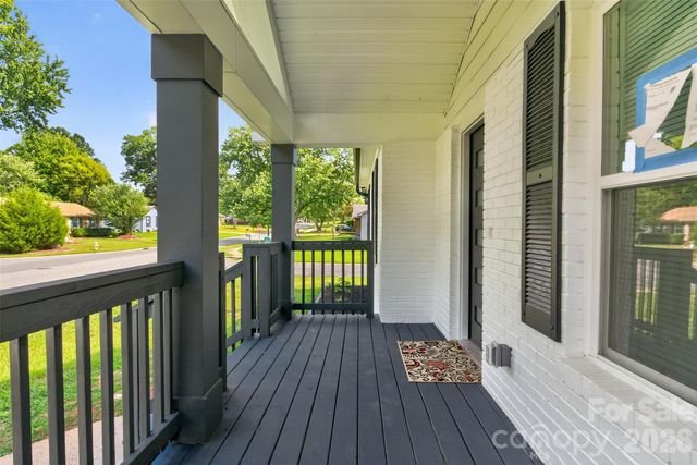 3001 Dalecrest Drive, Charlotte, NC 28269
