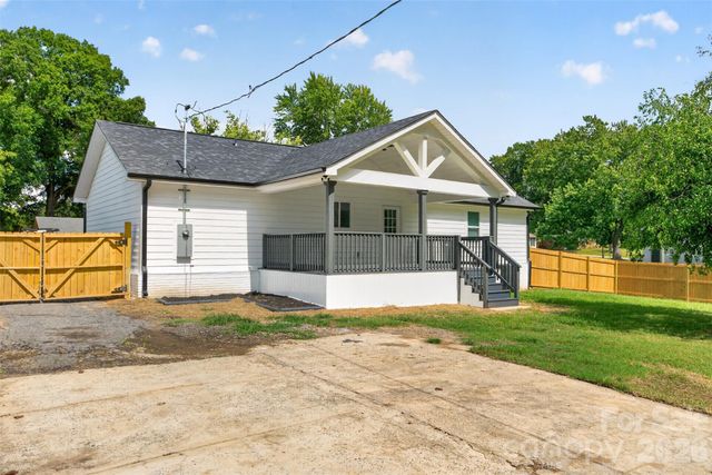 3001 Dalecrest Drive, Charlotte, NC 28269