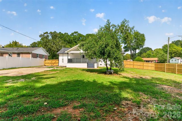 3001 Dalecrest Drive, Charlotte, NC 28269