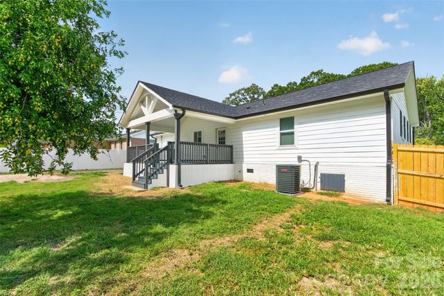 3001 Dalecrest Drive, Charlotte, NC 28269