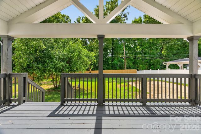 3001 Dalecrest Drive, Charlotte, NC 28269