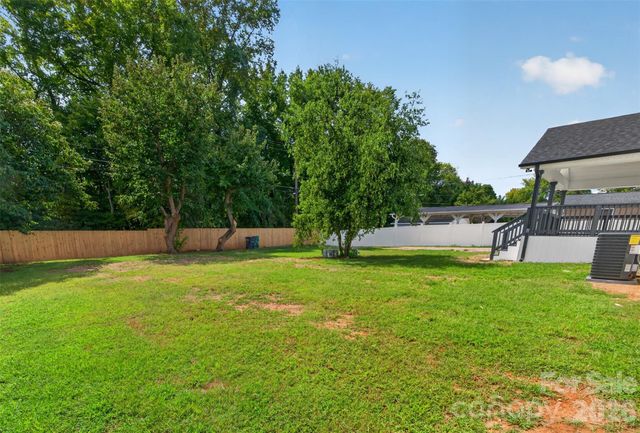 3001 Dalecrest Drive, Charlotte, NC 28269