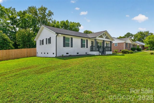 3001 Dalecrest Drive, Charlotte, NC 28269