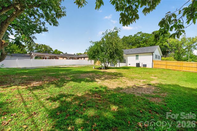 3001 Dalecrest Drive, Charlotte, NC 28269