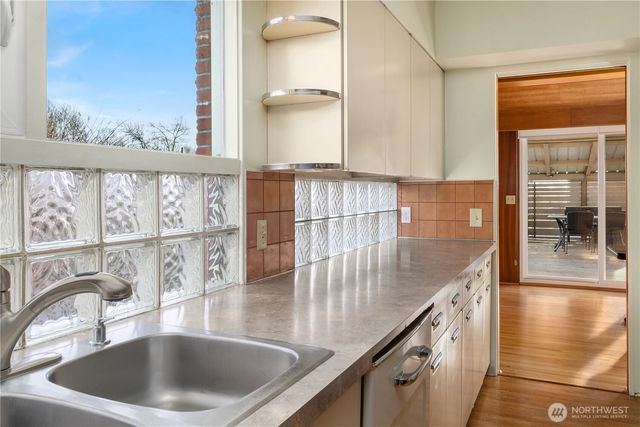 452 11th Street, Blaine, WA 98230