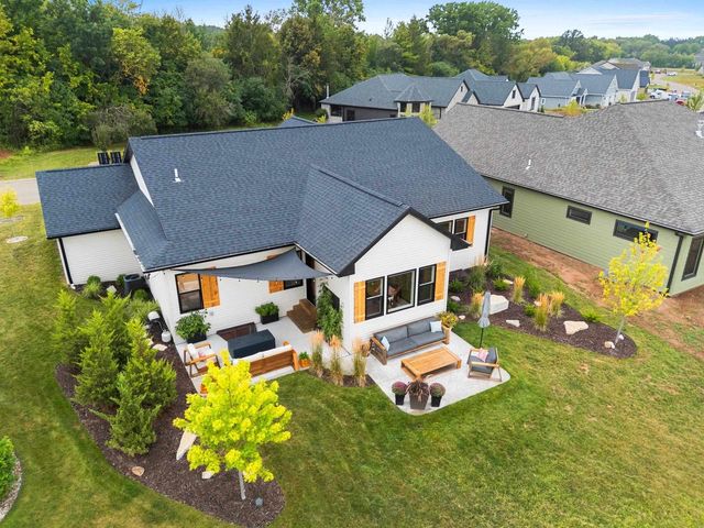 1831 BOBBY JONES DRIVE, De Pere, WI 54115