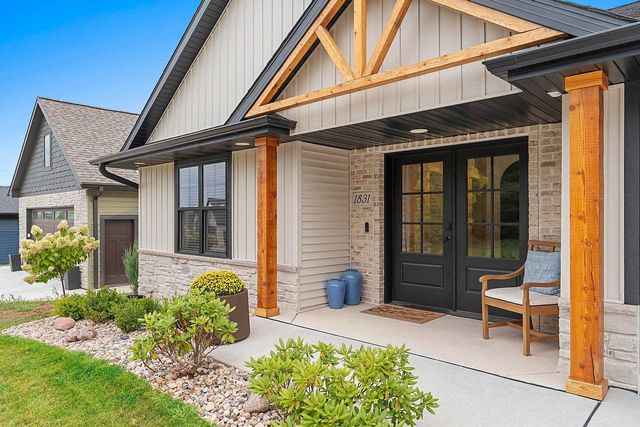 1831 BOBBY JONES DRIVE, De Pere, WI 54115