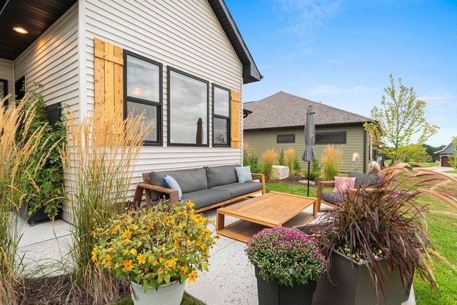 1831 BOBBY JONES DRIVE, De Pere, WI 54115