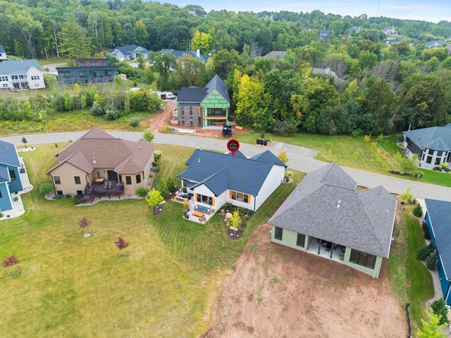 1831 BOBBY JONES DRIVE, De Pere, WI 54115