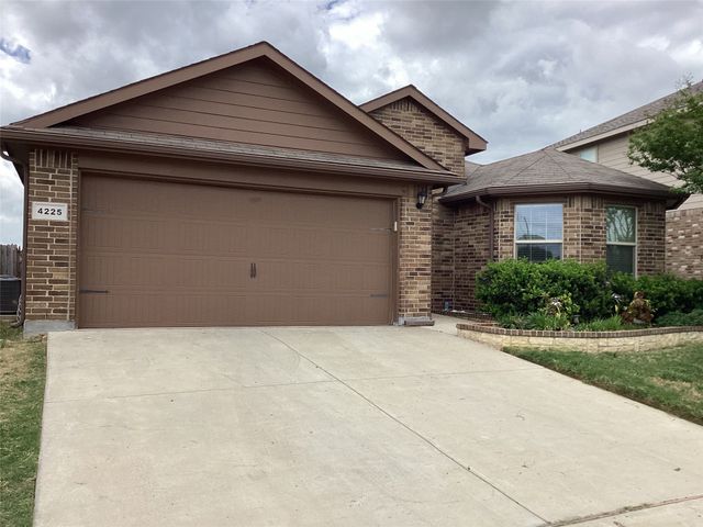 4225 Tollcross Lane, Fort Worth, TX 76123