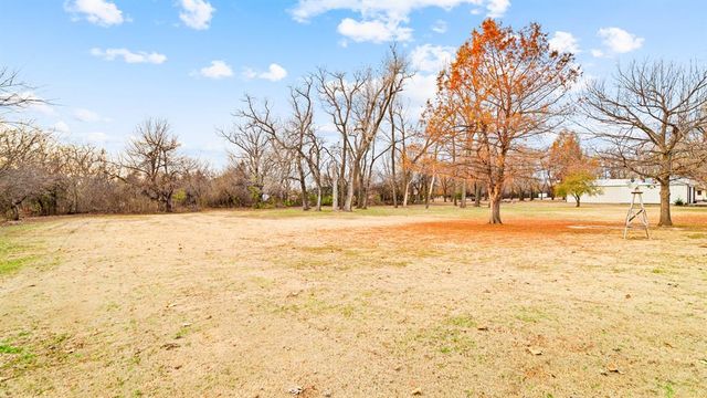 825 S Lariat Drive, Mustang, OK 73064