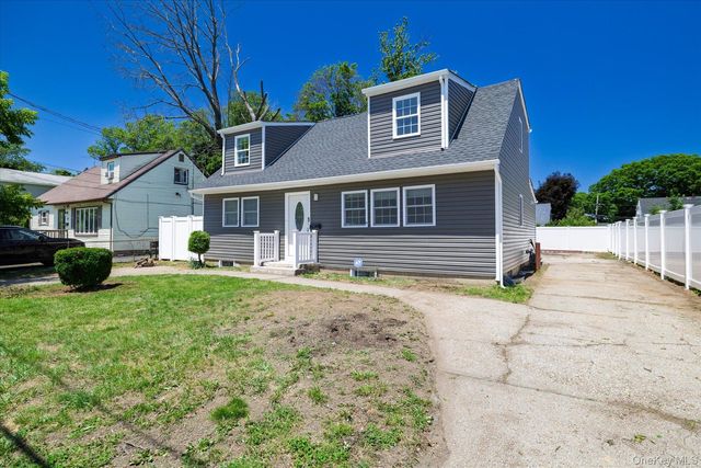 27 New Avenue, Wyandanch, NY 11798