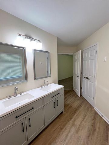 350 Laurel Glen Crossing, Canton, GA 30114