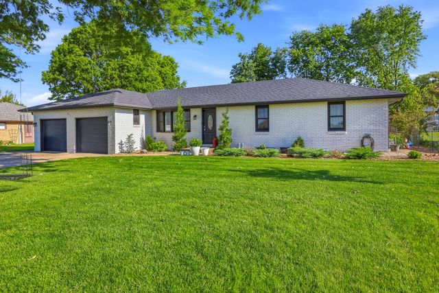 6819 W Dogwood Street, Springfield, MO 65802