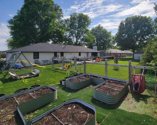 6819 W Dogwood Street, Springfield, MO 65802