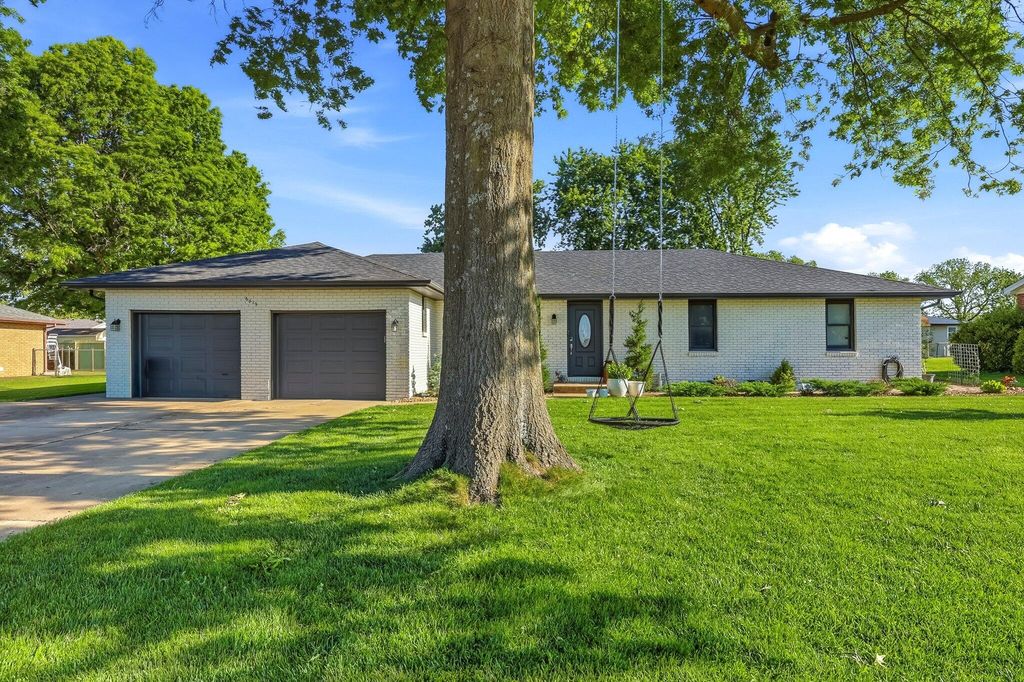 6819 W Dogwood Street, Springfield, MO 65802