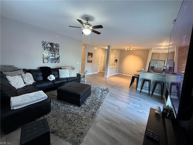 4332 Hillingdon Bnd Apt 208, Chesapeake, VA 23321