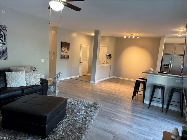 4332 Hillingdon Bnd Apt 208, Chesapeake, VA 23321