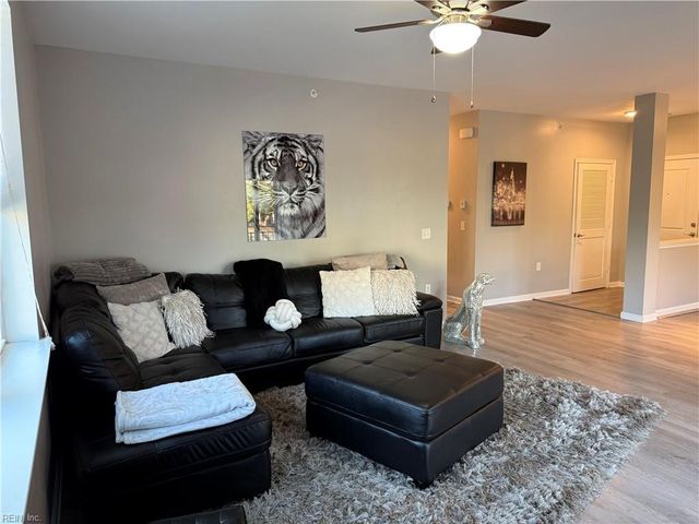 4332 Hillingdon Bnd Apt 208, Chesapeake, VA 23321