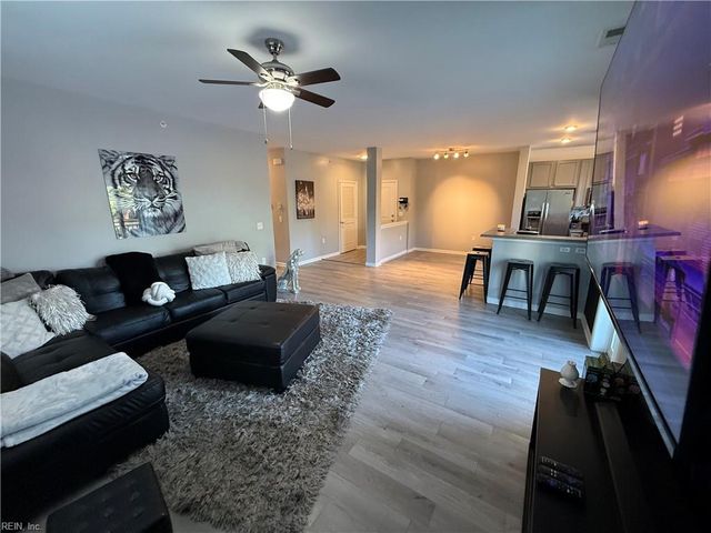 4332 Hillingdon Bnd Apt 208, Chesapeake, VA 23321