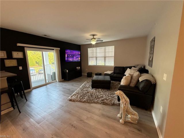 4332 Hillingdon Bnd Apt 208, Chesapeake, VA 23321