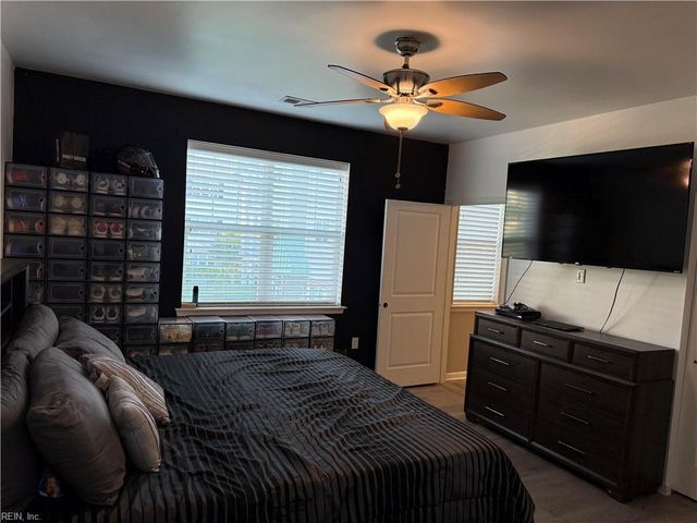 4332 Hillingdon Bnd Apt 208, Chesapeake, VA 23321