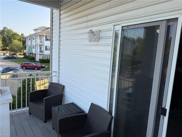 4332 Hillingdon Bnd Apt 208, Chesapeake, VA 23321
