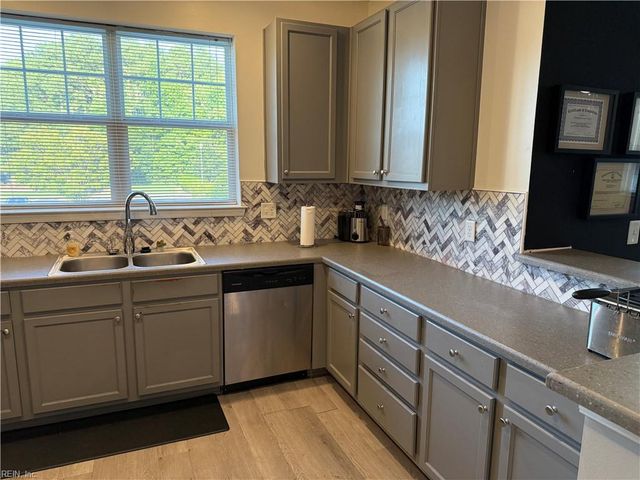 4332 Hillingdon Bnd Apt 208, Chesapeake, VA 23321