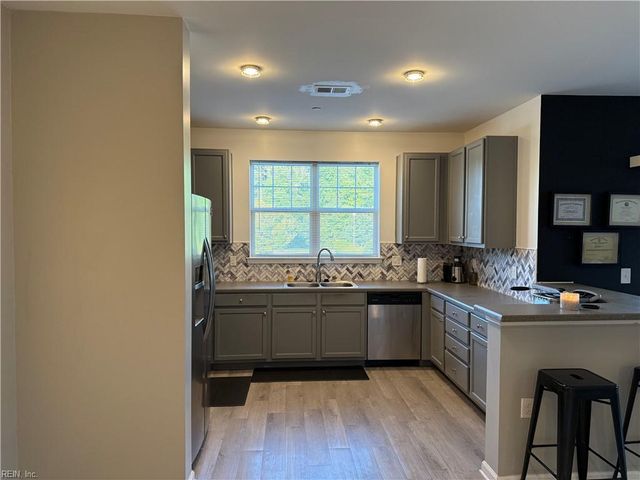 4332 Hillingdon Bnd Apt 208, Chesapeake, VA 23321