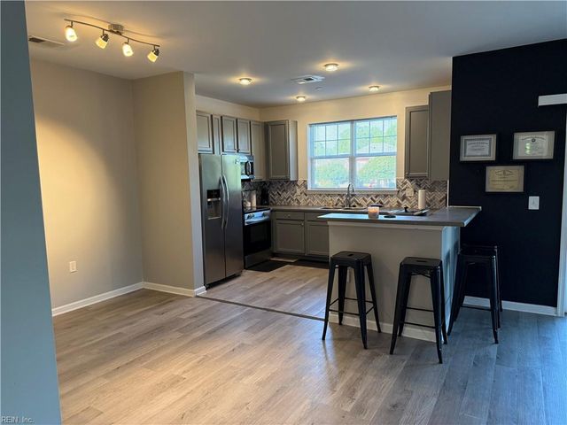 4332 Hillingdon Bnd Apt 208, Chesapeake, VA 23321