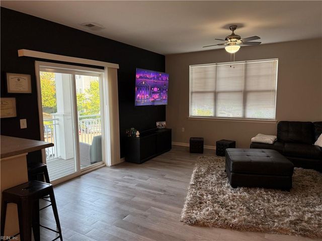 4332 Hillingdon Bnd Apt 208, Chesapeake, VA 23321