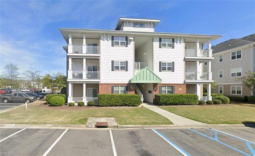 4332 Hillingdon Bnd Apt 208, Chesapeake, VA 23321